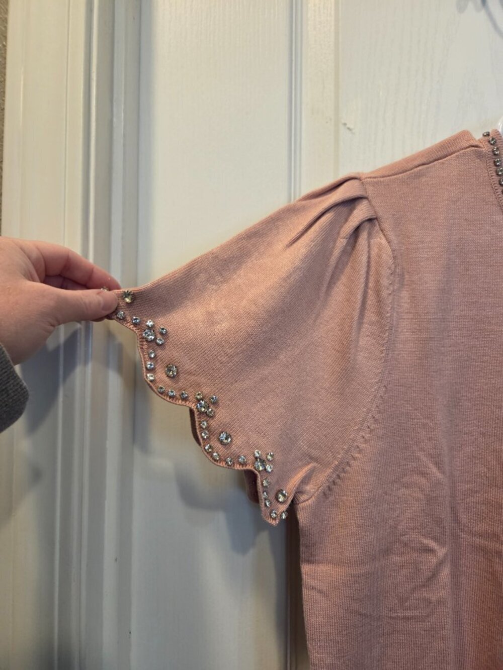 Adrianna Papell NWT Misty Rose Rhinestone Scalloped Cropped Sweater Large - Picture 6 of 10